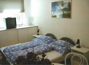 4 Hotel
