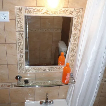 4 Hotel