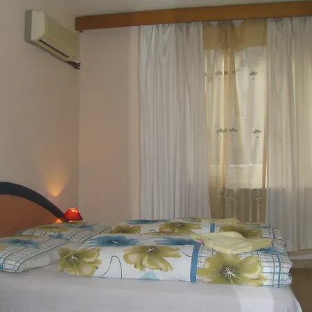 4 Hotel